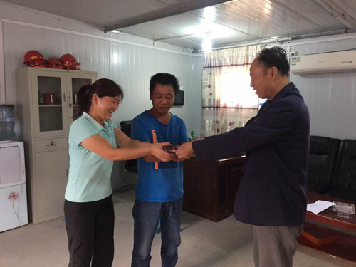 “金秋助學”，礦建二公司在行動