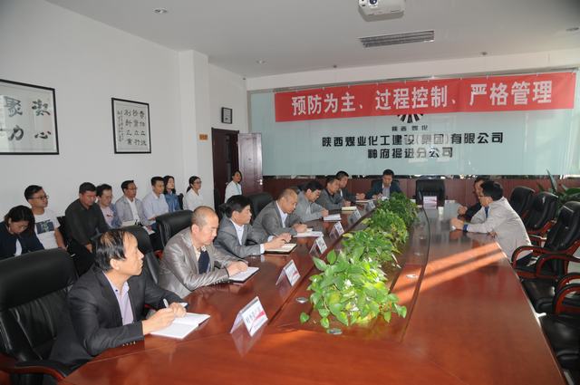 建設(shè)集團(tuán)副總經(jīng)理王明智蒞臨掘進(jìn)公司振精神指方向