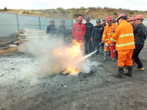 礦建二公司小保當三項目部火災(zāi)應(yīng)急演練促百日安全
