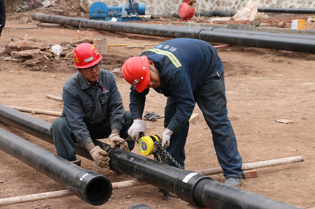 蹄疾步穩(wěn)   追趕超越創(chuàng)佳績