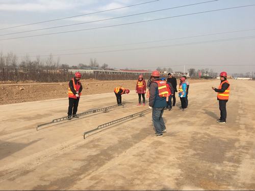 澄合分公司十五項目部G242大荔縣城過境段公路建設工程路基順利通過交工驗收