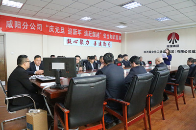 將士齊上陣     勇闖關(guān)