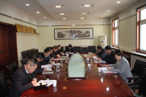 建設(shè)集團(tuán)聯(lián)合黨委副書記、紀(jì)委書記、工會(huì)負(fù)責(zé)人侯本英深入銅煤公司督導(dǎo)黨委中心組學(xué)習(xí)研討