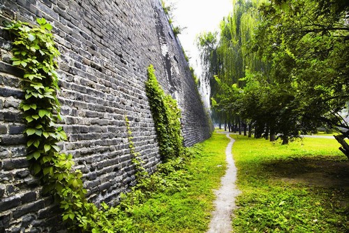 四月，古城的春天