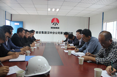 龍鋼集團(tuán)副總經(jīng)理張曉龍一行來漢中分公司 勉縣項目視察