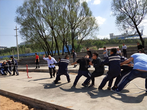 洗選煤檸條塔運(yùn)營項(xiàng)目部開展慶“五一”活動