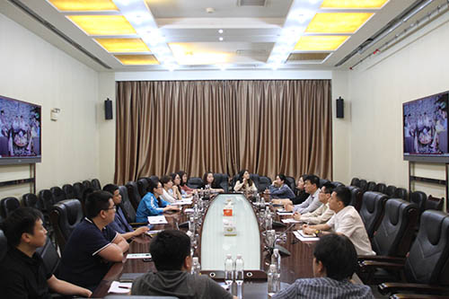 建設(shè)集團(tuán)召開機(jī)關(guān)青年員工“助力雙特百億，爭當(dāng)青年先鋒”專題座談會