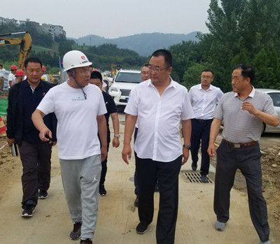 啟迪清潔能源集團(tuán)高級(jí)副總裁、瑞行集團(tuán)總裁雷萬(wàn)寧一行蒞臨陜煤建設(shè)咸陽(yáng)分公司安裝項(xiàng)目部施工現(xiàn)場(chǎng)視察指導(dǎo)工作