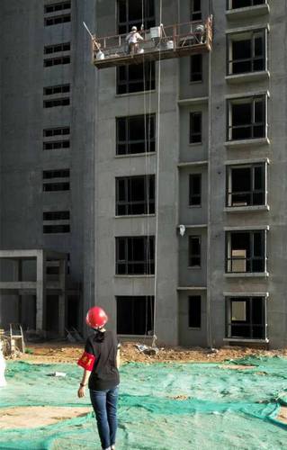 陜煤建設(shè)銅煤公司開展“上崗亮身份 現(xiàn)場(chǎng)嚴(yán)監(jiān)督”活動(dòng)