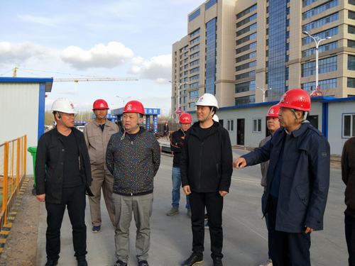 中廣實(shí)業(yè)有限公司董事長(zhǎng)張宏權(quán)一行蒞臨陜煤建設(shè)銅煤公司金地華府項(xiàng)目檢查指導(dǎo)工作