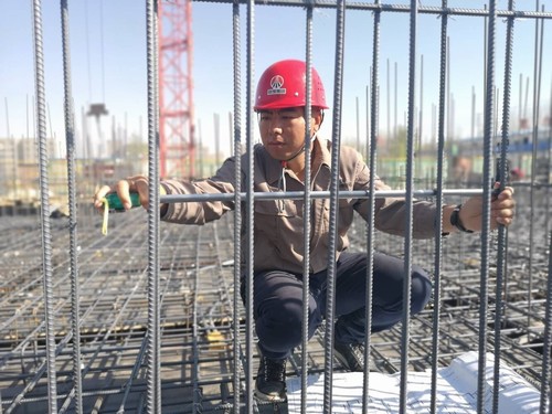 相濡以沫牽手共行，業(yè)績突出同臺受獎