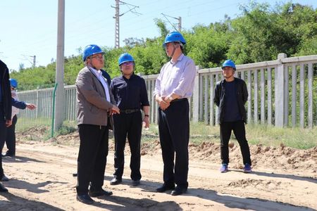 省國資委監(jiān)事會副主任王文斌一行天工公司子洲項目進行調研