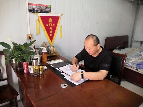 “有擔(dān)當(dāng)、有作為”的鐵軍隊(duì)長(zhǎng)