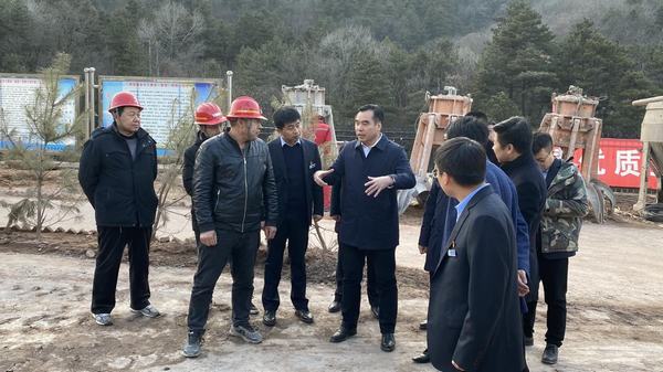 蒲白礦業(yè)公司黨委書記、董事長(zhǎng)沈顯華一行蒞臨陜煤建設(shè)礦建二公司建莊項(xiàng)目部檢查指導(dǎo)工作