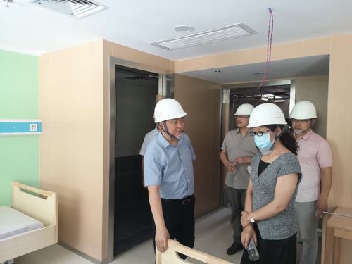 陜西煤化健強實業(yè)有限公司董事長楊甲安蒞臨西煤機養(yǎng)老院項目檢查指導工作