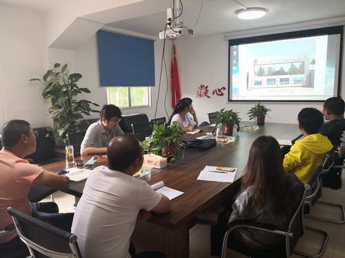 陜煤建設(shè)路橋分公司“送教上門”加強(qiáng)項目企業(yè)標(biāo)識工作