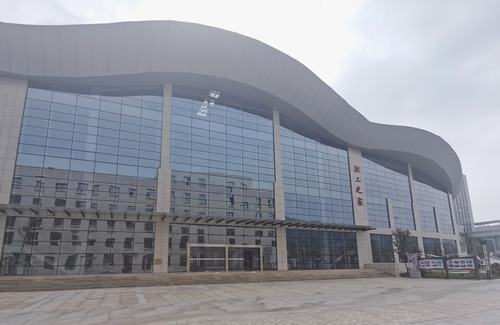 陜煤建設(shè)銅煤公司承建的麟游園子溝礦井及選煤廠文體活動中心榮獲“太陽杯”工程