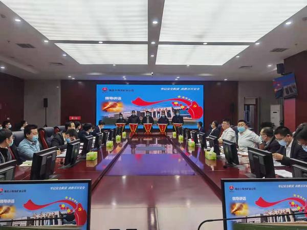 陜煤建設(shè)礦建二公司小保當(dāng)?shù)谌椖坎繕s獲榆北小保當(dāng)“先進(jìn)項目部”一等獎