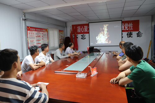 陜煤建設(shè)機(jī)電安裝公司陜北黨支部開展主題黨日活動話初心