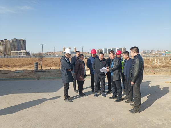 榆林市政協(xié)副主席、市發(fā)改委主任楊揚一行蒞臨科創(chuàng)新城同慧運動公園項目調(diào)研指導(dǎo)工作
