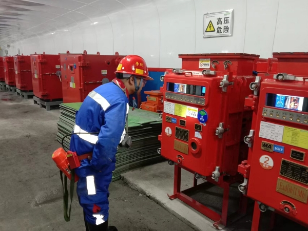 陜煤建設(shè)機(jī)電安裝公司：國(guó)慶我在崗 項(xiàng)目生產(chǎn)“不打烊”！