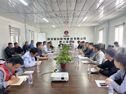 榆林城投集團(tuán)總會計(jì)師朱志昌一行蒞臨陜煤建設(shè)榆林公司承建的榆溪希望城建設(shè)項(xiàng)目檢查指導(dǎo)工作