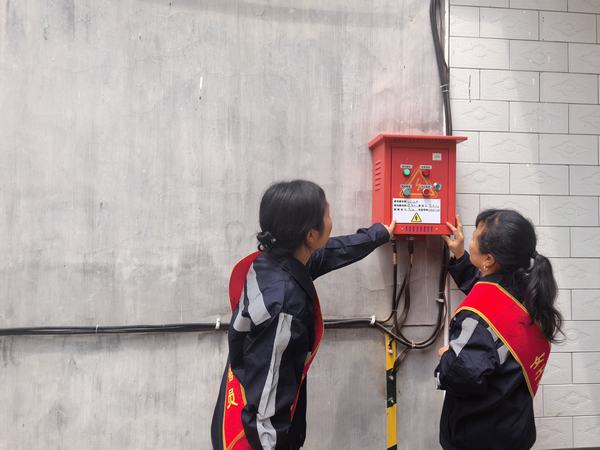 陜煤建設(shè)洗選煤運(yùn)營公司神渭蒲城運(yùn)營項(xiàng)目部：安全生產(chǎn)“她”力量  巾幗助安守平安