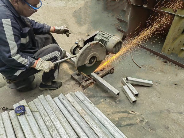 戰(zhàn)酷暑  不屈“暑”下顯擔(dān)當(dāng)