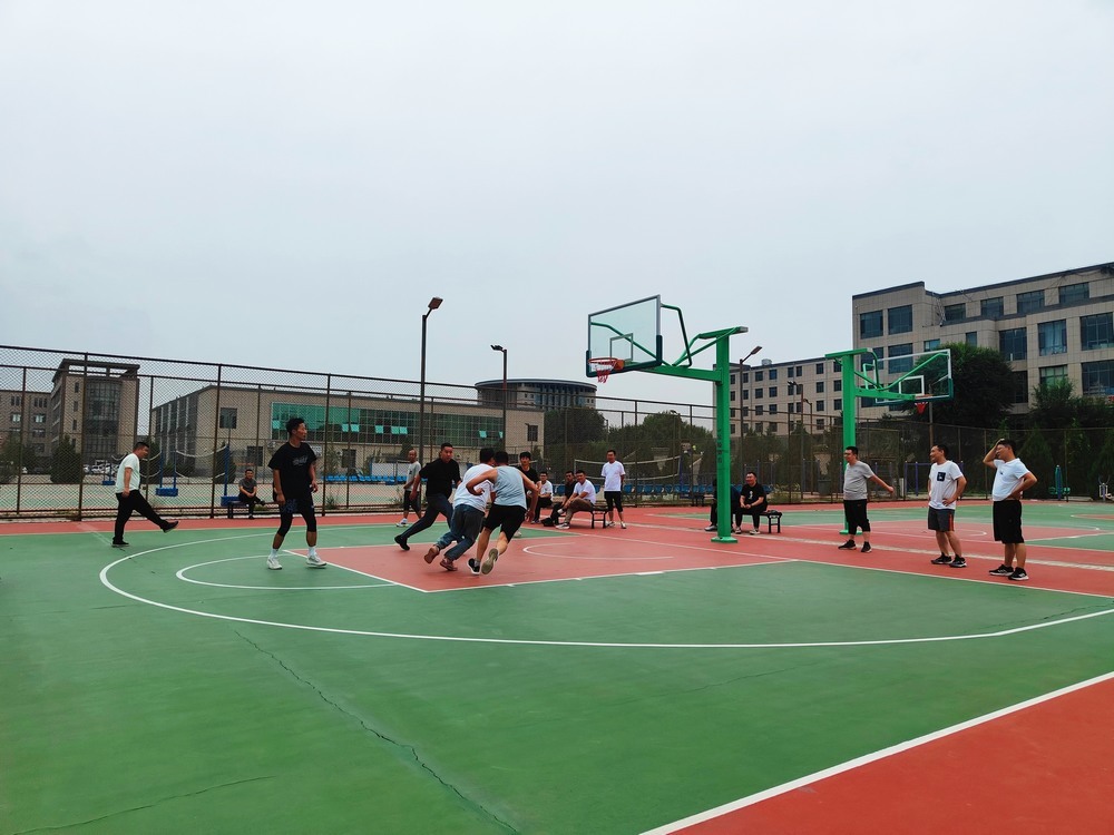 陜煤建設(shè)內(nèi)蒙古分公司開展“走進(jìn)秋天”趣味運動會