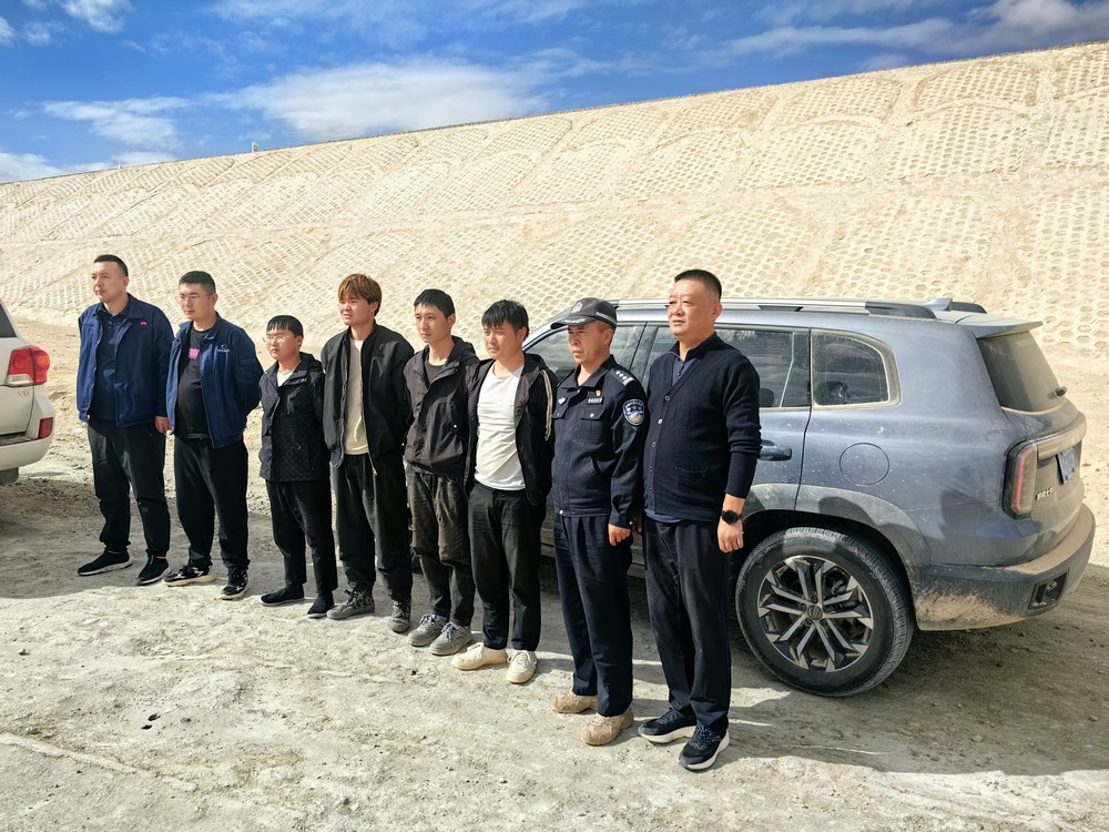 陜煤建設(shè)天工公司：與時(shí)間賽跑，6小時(shí)上演生死戈壁灘救援