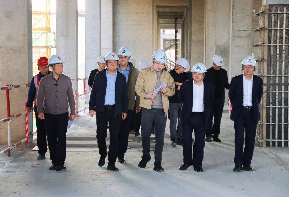 榆林城投集團黨委書記、董事長郝君一行蒞臨陜煤建設(shè)榆林公司承建的榆溪圣境一標段項目檢查指導工作