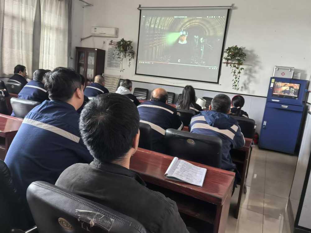 陜煤建設(shè)洗選煤運(yùn)營(yíng)公司澄合山陽(yáng)運(yùn)營(yíng)項(xiàng)目部：以安全“預(yù)警”?！绊槙场辫T“防線”