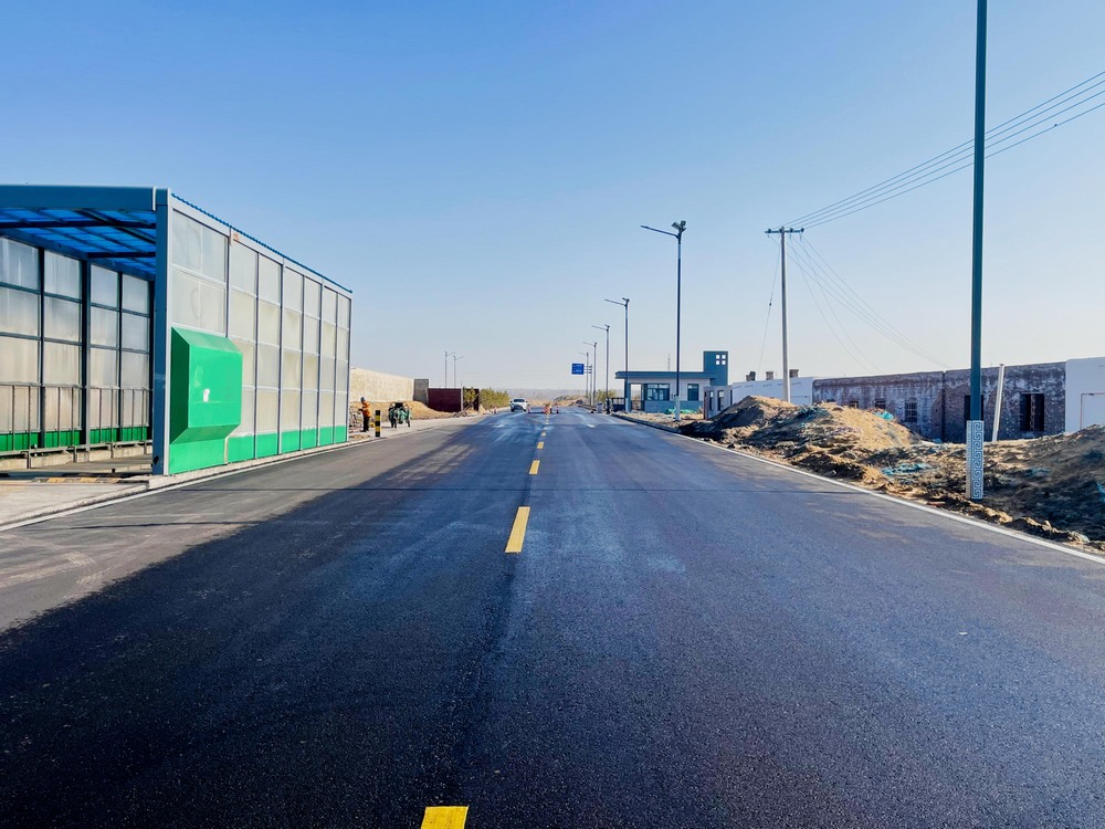 混凝土滑模機助力榆陽煤炭物流園項目2#進場道路施工中的應用與優(yōu)勢