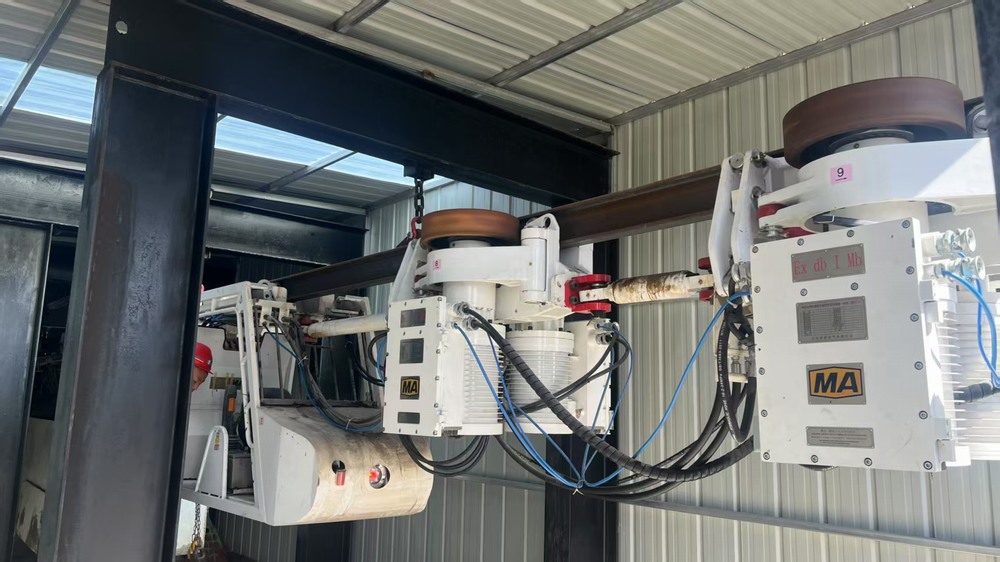 綠色動力賦能礦山運輸：陜煤建設礦建二公司首套鋰電單軌吊運輸系統(tǒng)正式投運