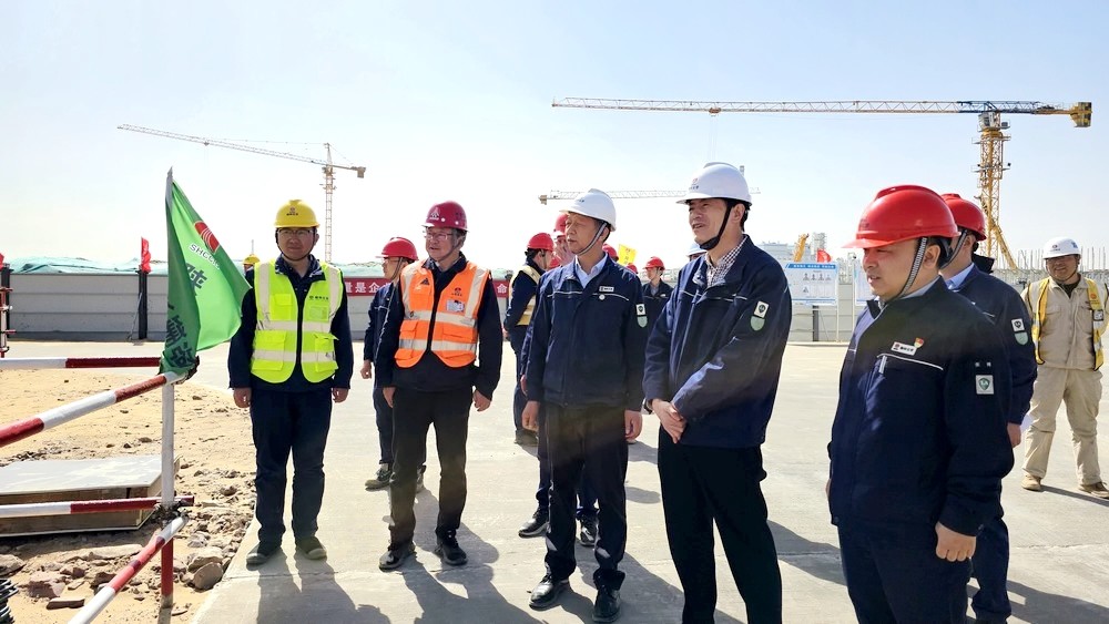 陜煤集團(tuán)榆林化學(xué)有限責(zé)任公司黨委副書(shū)記、總經(jīng)理段立波一行深入天工公司基層項(xiàng)目檢查指導(dǎo)