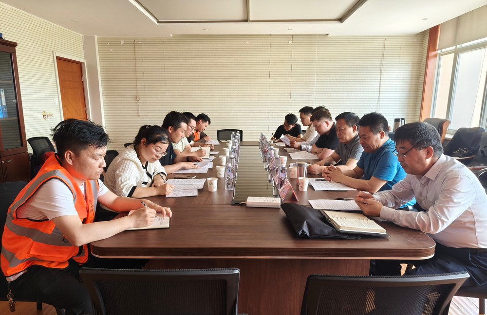 陜煤建設(shè)領(lǐng)導(dǎo)班子深入基層開(kāi)展互查互檢工作