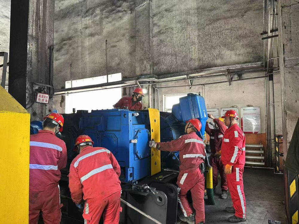 陜煤建設(shè)機(jī)電安裝公司曹家灘項(xiàng)目部高效完成檢修任務(wù)，筑牢安全生產(chǎn)防線