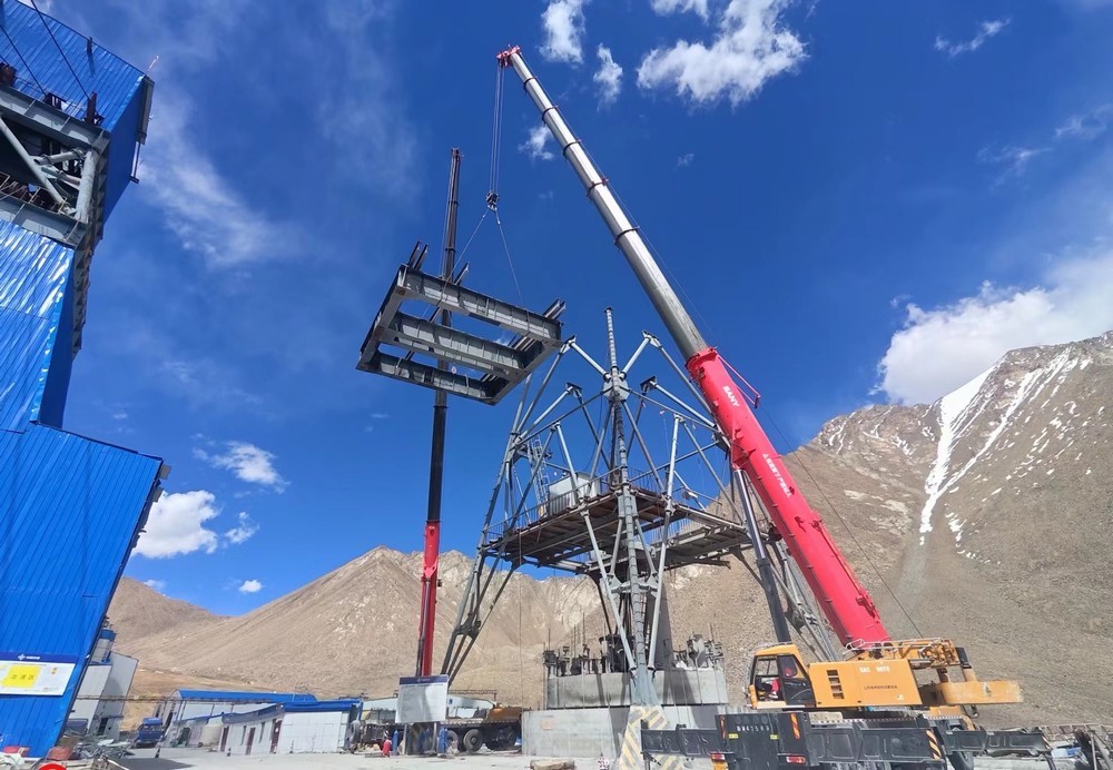 陜煤建設(shè)礦建三公司天山（二號(hào)井）項(xiàng)目部Ⅵ型井架拆除工作圓滿完成