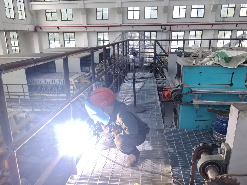 陜煤建設(shè)韓城分公司安裝六項目部：“清涼暴擊”已就位！硬核守護(hù)工地“抗暑特種兵”