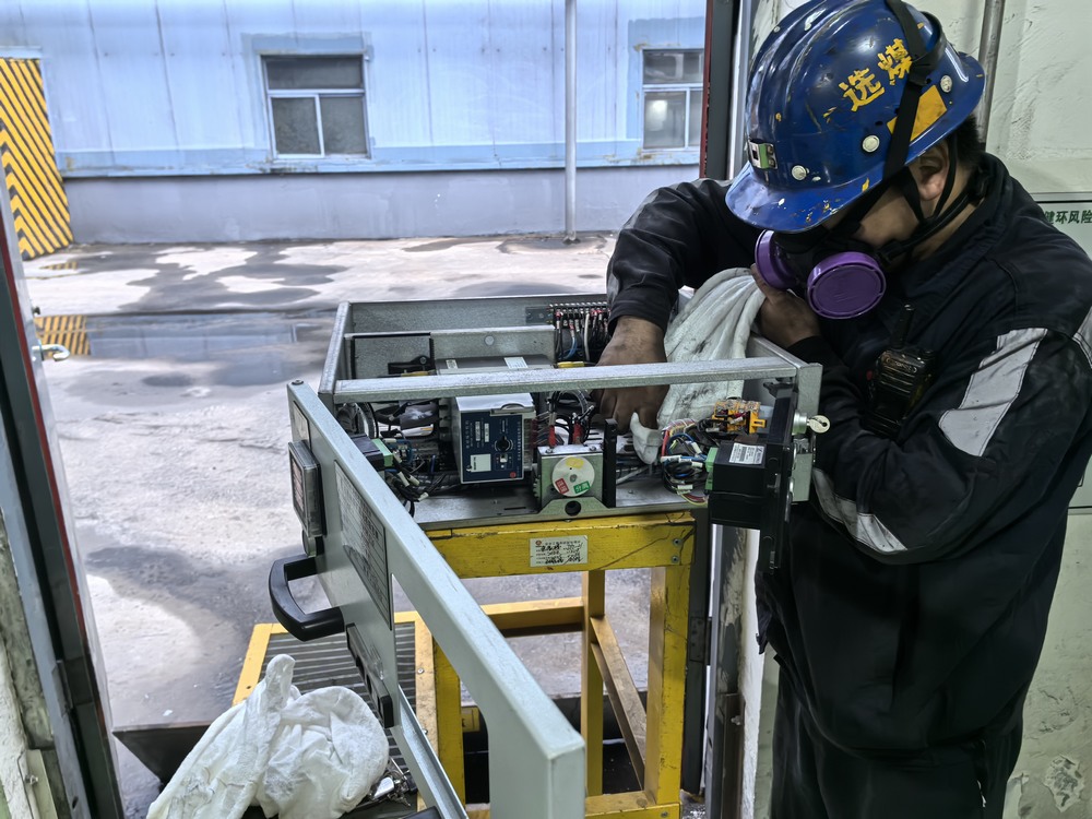 陜煤建設(shè)洗選煤運營公司紅柳林洗煤廠項目部：以電為脈守崗盡責  精耕細作護航生產(chǎn)