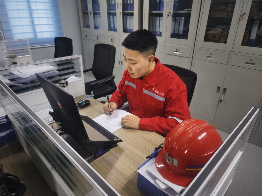一名“礦建新兵”的成長答卷